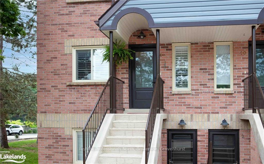 Photo 4 of Unit 9, 142 Ecclestone Drive, Bracebridge, Macaulay — HOMEH