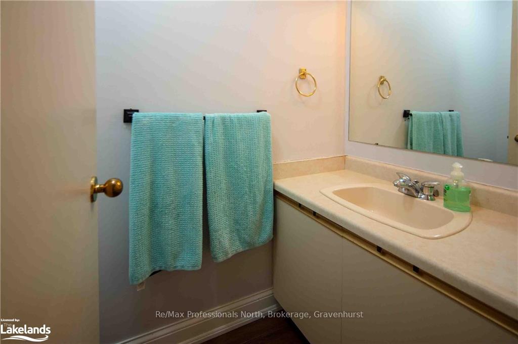 Photo 14 of Unit 9, 142 Ecclestone Drive, Bracebridge, Macaulay — HOMEH