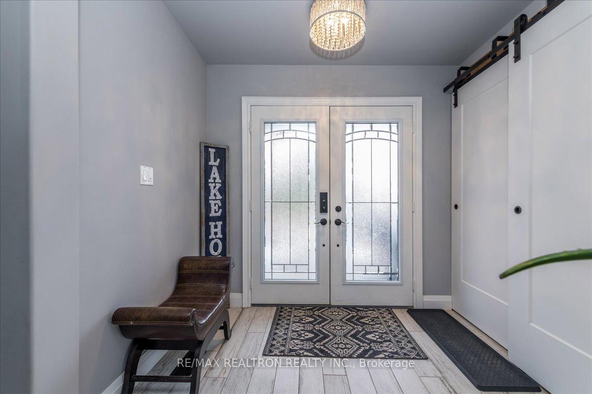 Photo 2 of 11 White Oaks Road, Barrie, Innis-Shore — HOMEH