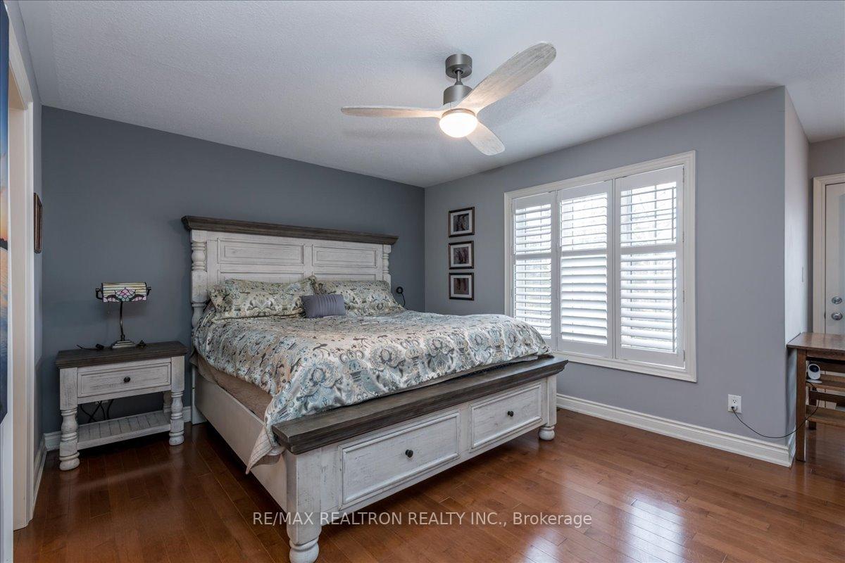 Photo 14 of 11 White Oaks Road, Barrie, Innis-Shore — HOMEH