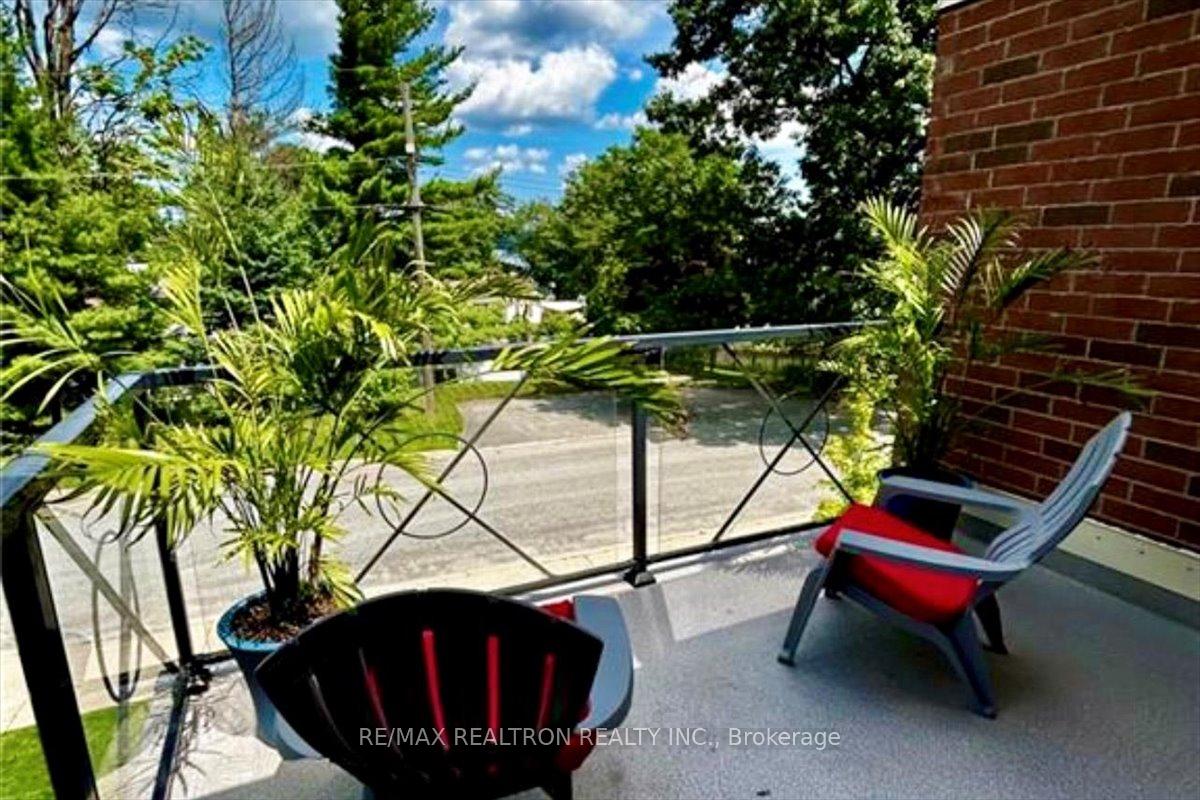 Photo 16 of 11 White Oaks Road, Barrie, Innis-Shore — HOMEH