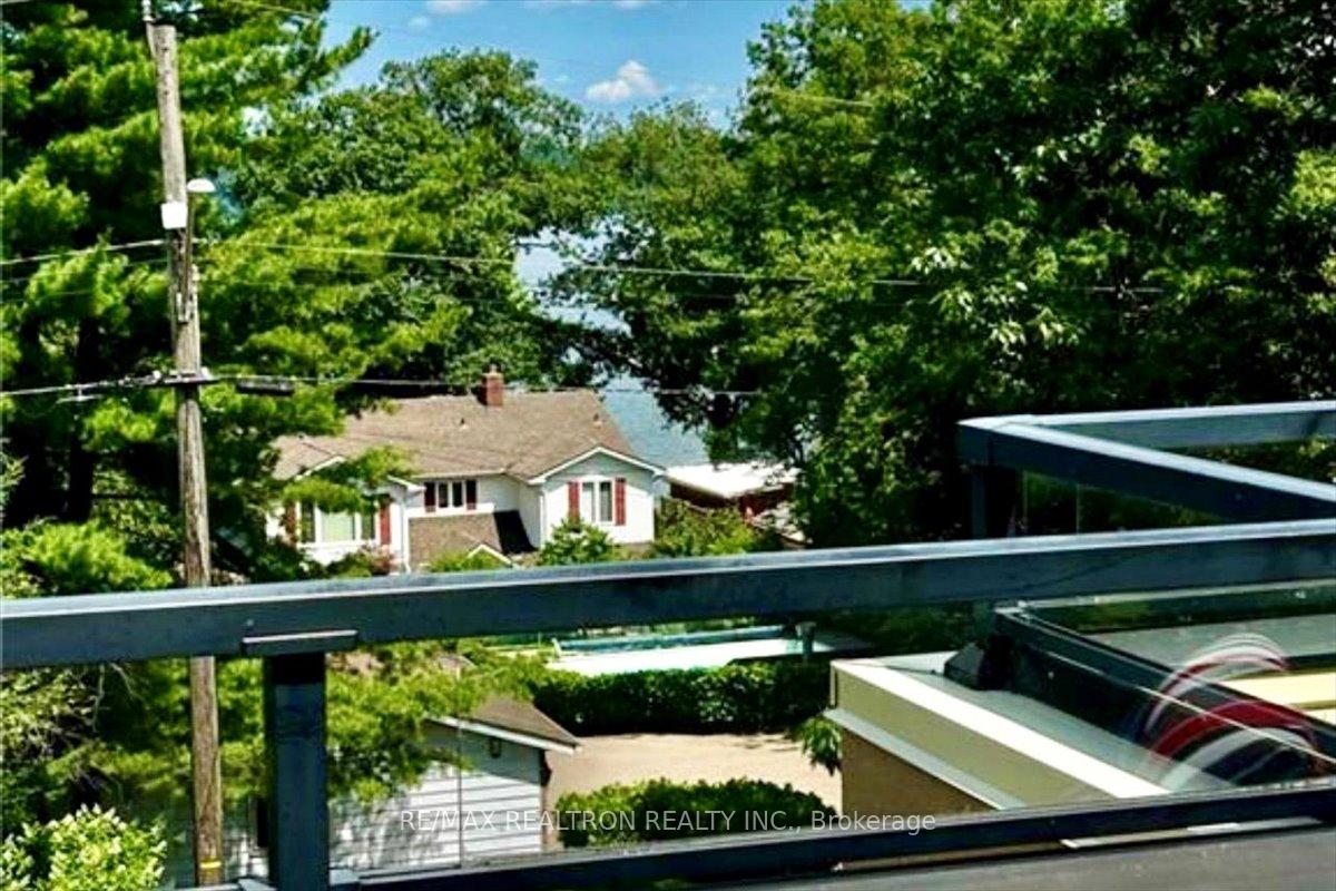 Photo 17 of 11 White Oaks Road, Barrie, Innis-Shore — HOMEH