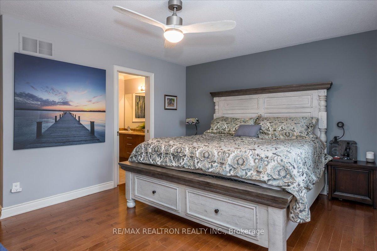 Photo 18 of 11 White Oaks Road, Barrie, Innis-Shore — HOMEH