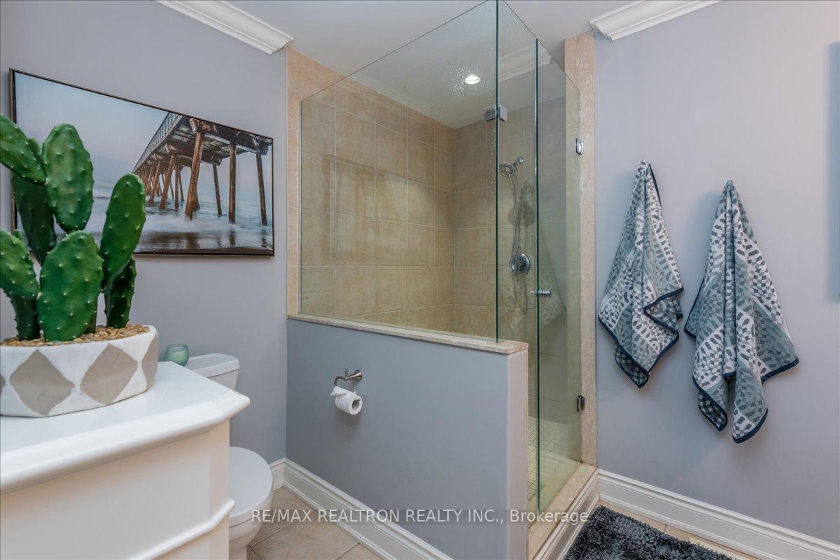 Photo 20 of 11 White Oaks Road, Barrie, Innis-Shore — HOMEH