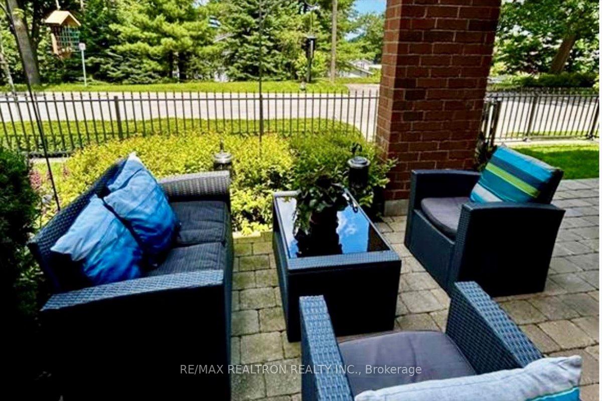 Photo 34 of 11 White Oaks Road, Barrie, Innis-Shore — HOMEH