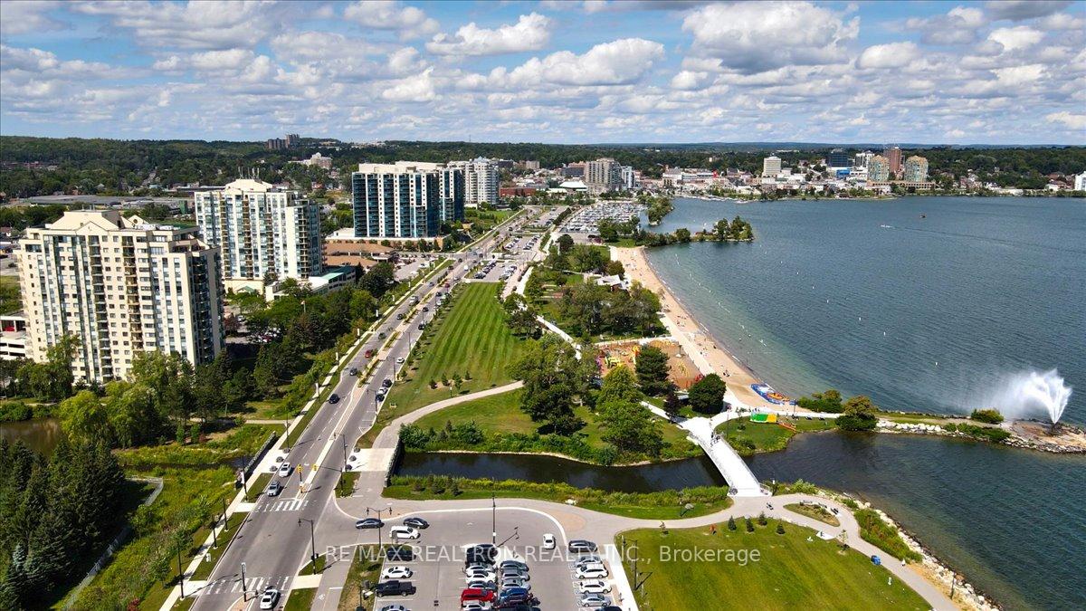 Photo 41 of 11 White Oaks Road, Barrie, Innis-Shore — HOMEH