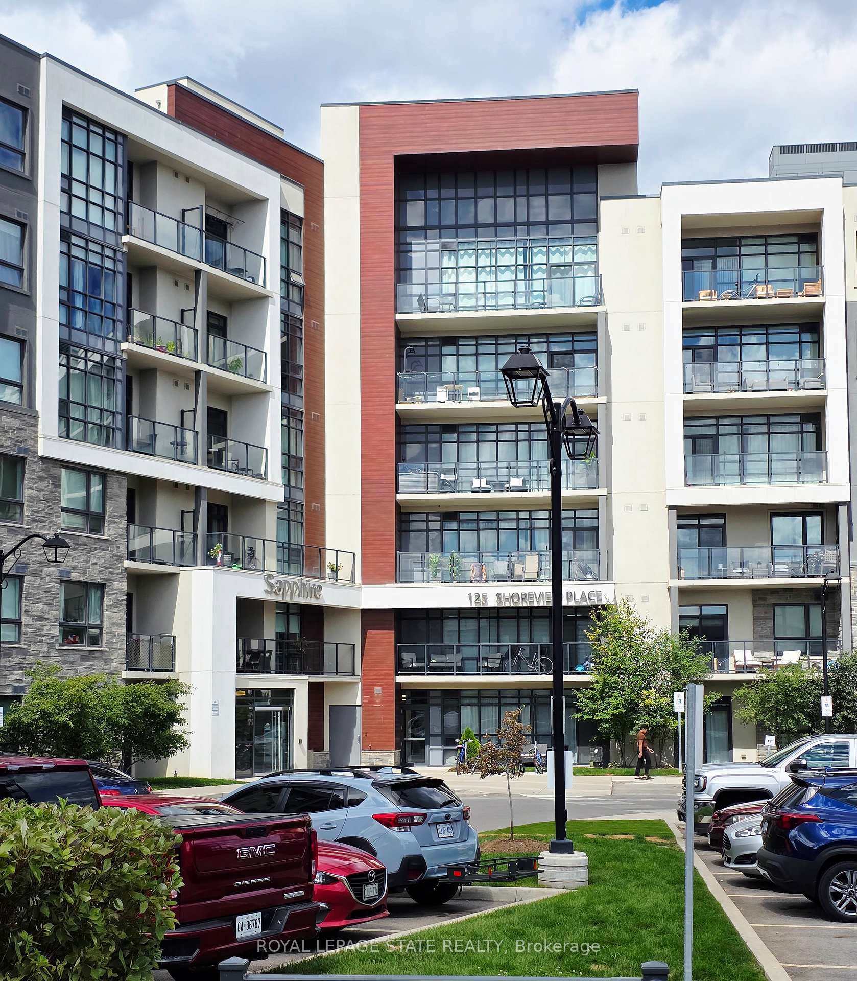Front of Unit 307, 125 Shoreview Place