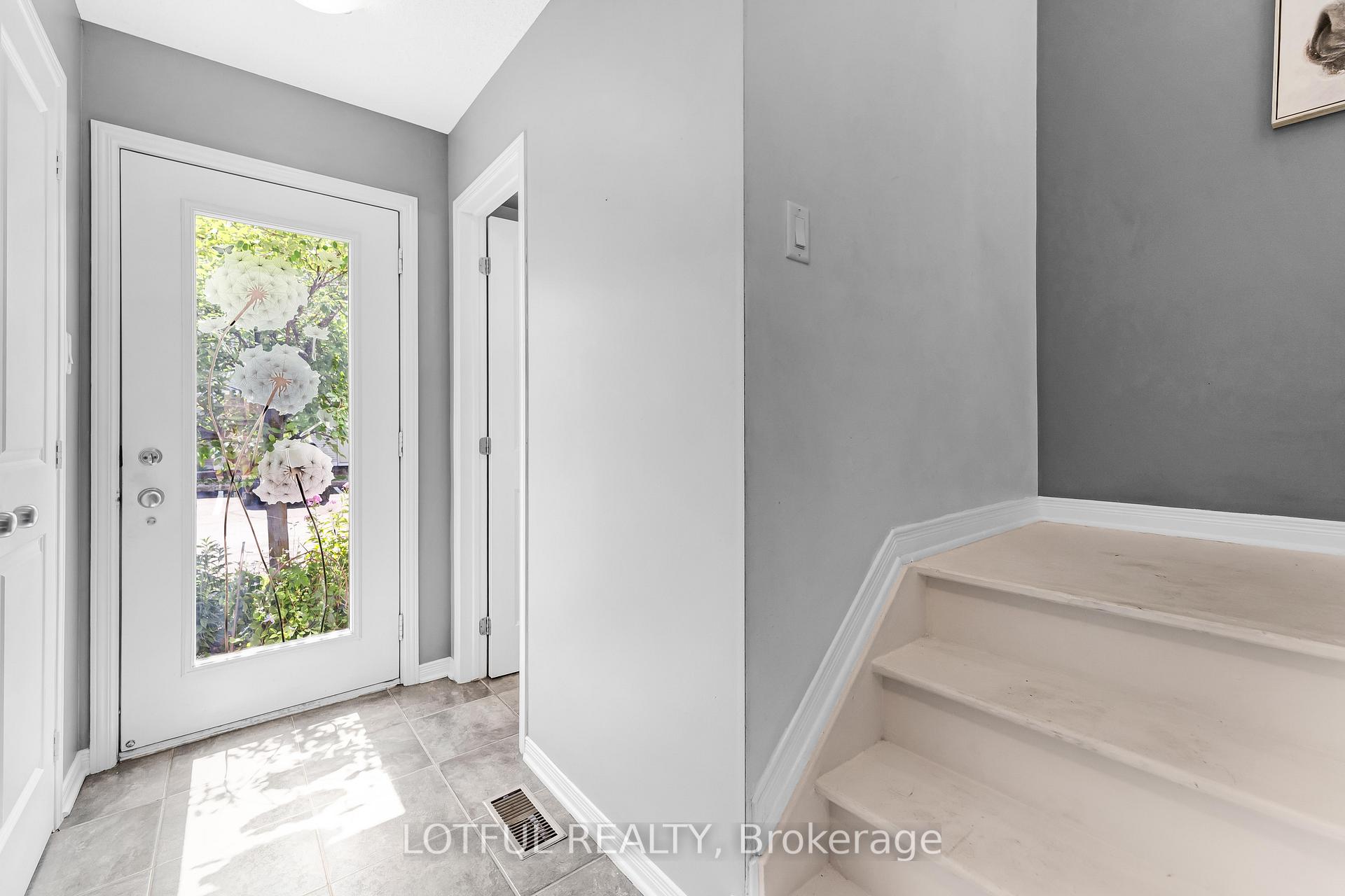 Photo 3 of 515 Burleigh Private, Ottawa, Cyrville — HOMEH