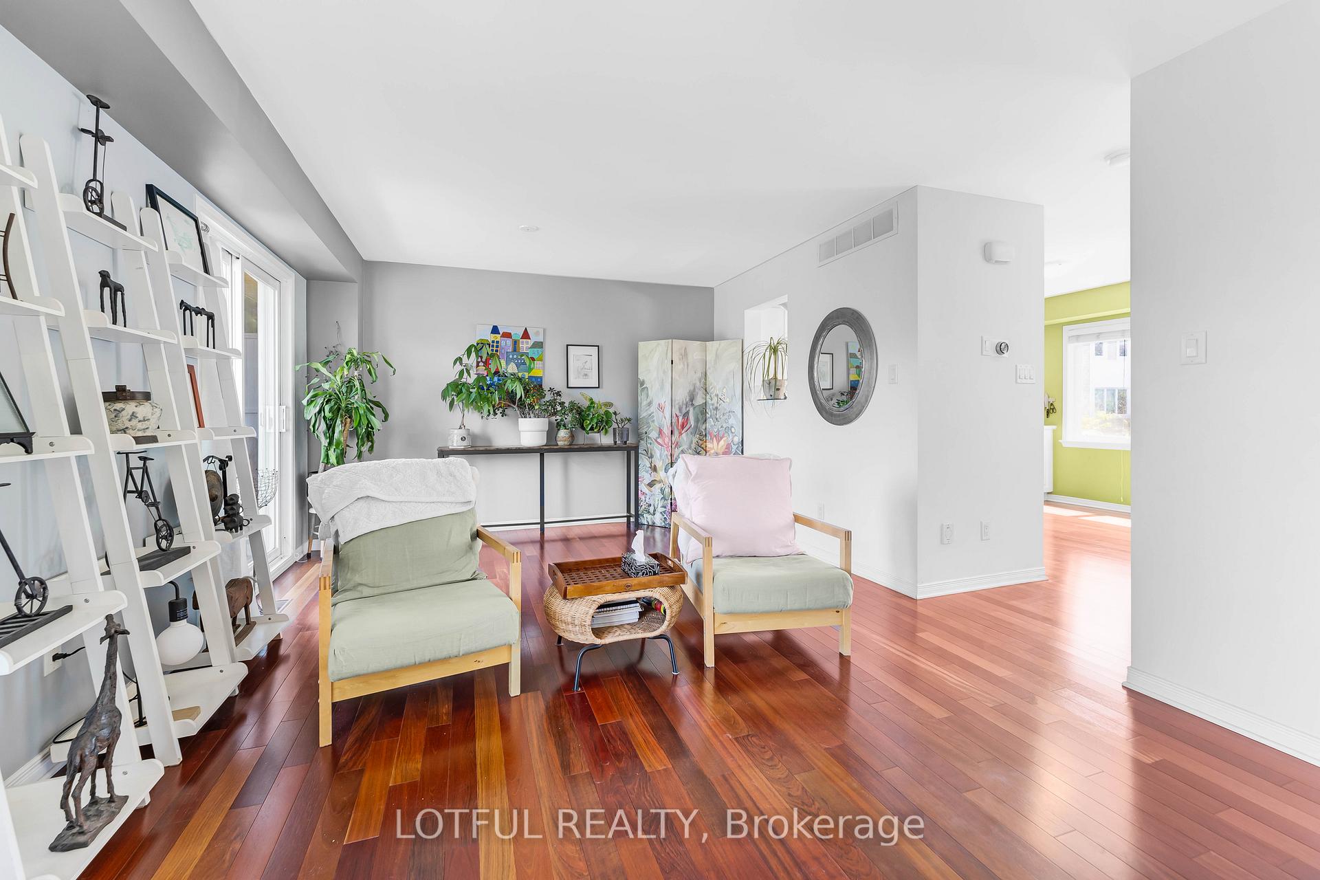 Photo 10 of 515 Burleigh Private, Ottawa, Cyrville — HOMEH