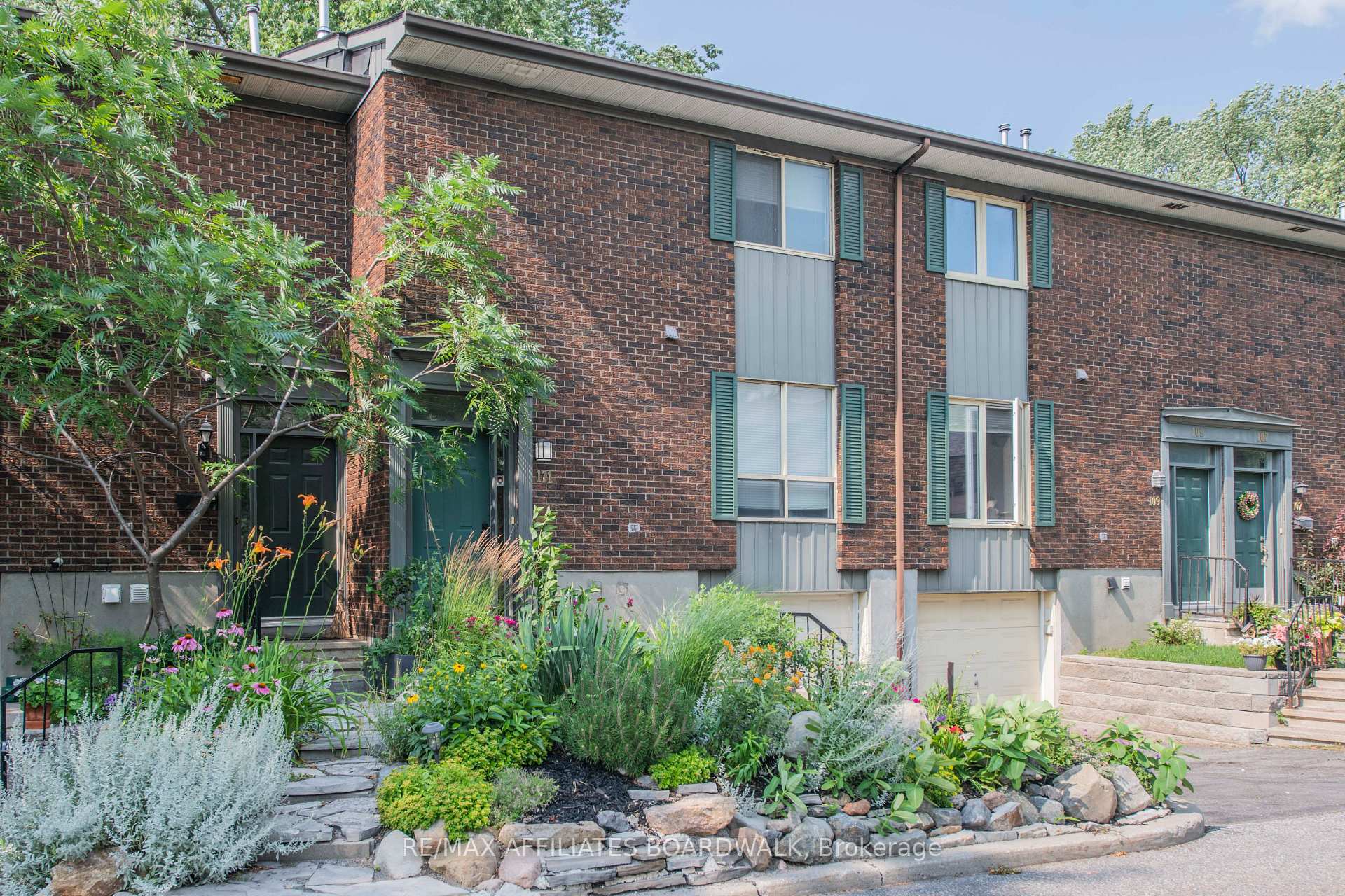 Photo 3 of Unit 68, 111 Beachview Private, Ottawa, Mooneys Bay/Riverside Park — HOMEH