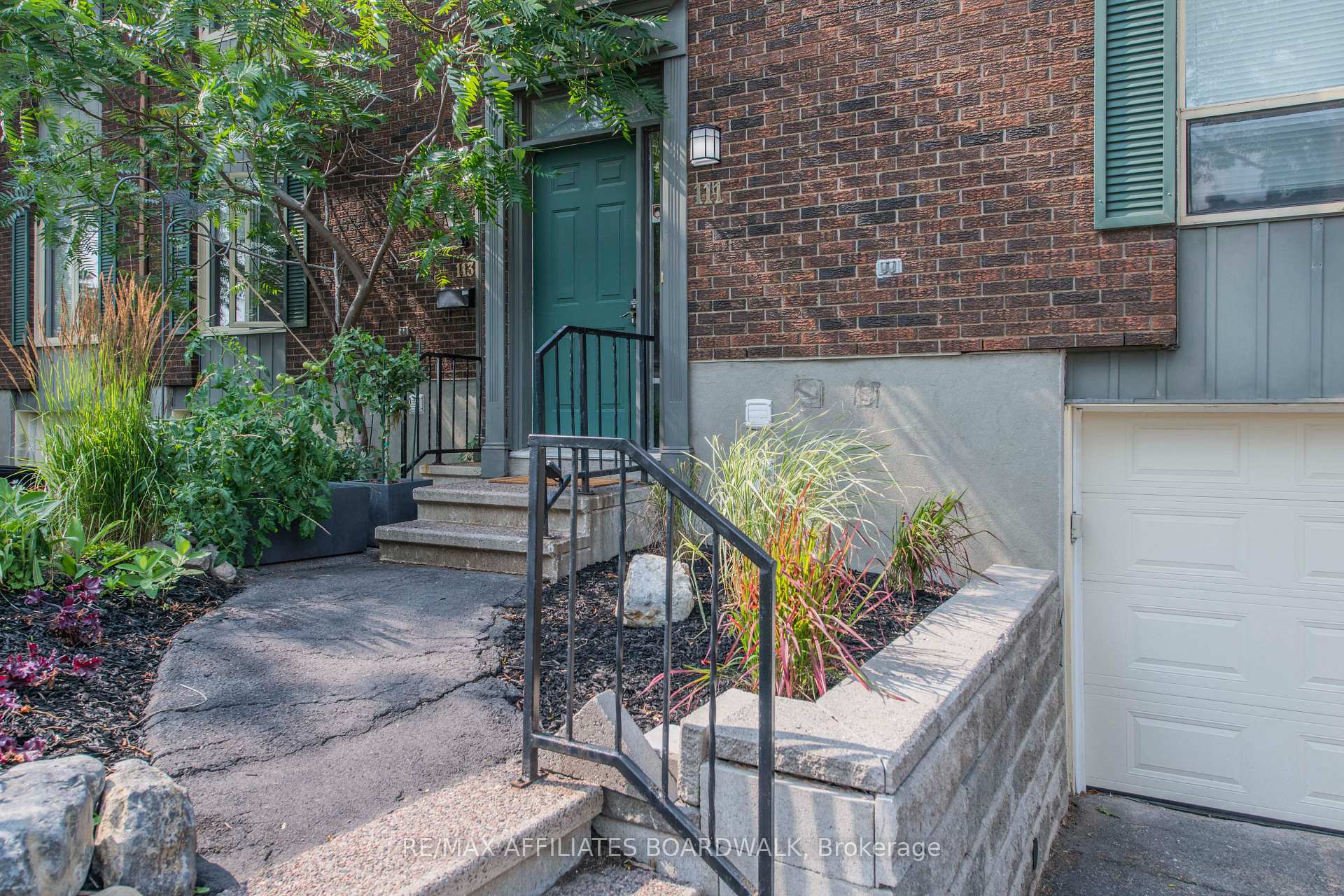 Photo 4 of Unit 68, 111 Beachview Private, Ottawa, Mooneys Bay/Riverside Park — HOMEH