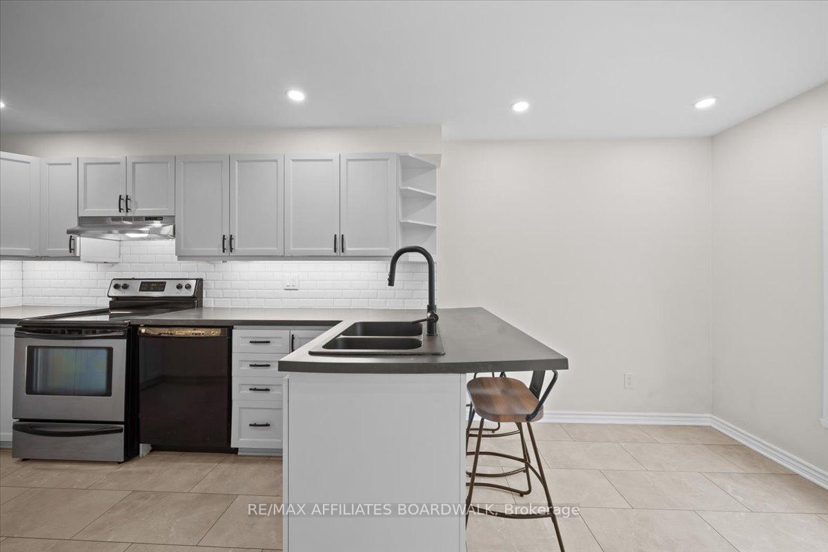 Photo 9 of Unit 68, 111 Beachview Private, Ottawa, Mooneys Bay/Riverside Park — HOMEH