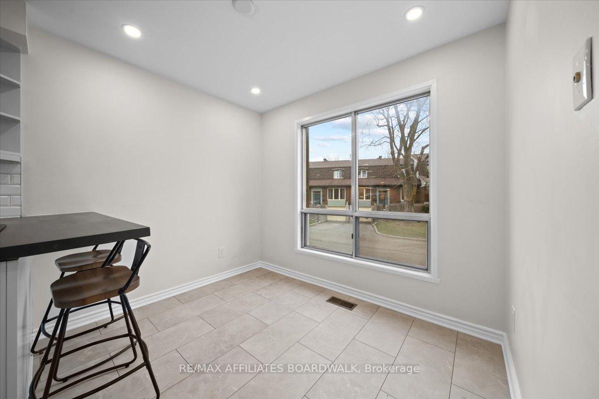 Photo 11 of Unit 68, 111 Beachview Private, Ottawa, Mooneys Bay/Riverside Park — HOMEH