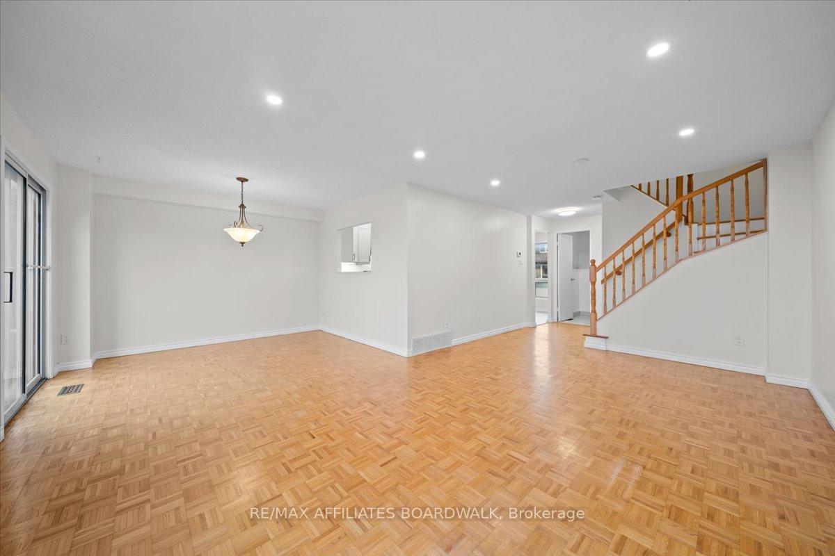 Photo 13 of Unit 68, 111 Beachview Private, Ottawa, Mooneys Bay/Riverside Park — HOMEH
