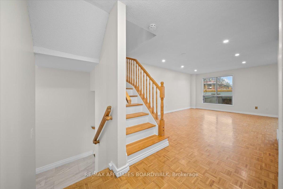 Photo 15 of Unit 68, 111 Beachview Private, Ottawa, Mooneys Bay/Riverside Park — HOMEH