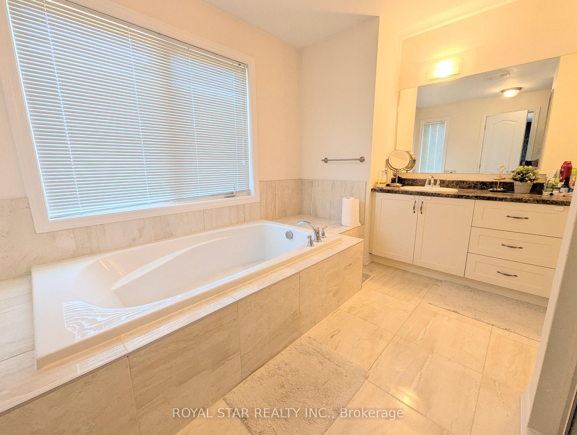 Photo 13 of 615 Dundonald Drive, Ottawa, Barrhaven - Half Moon Bay — HOMEH