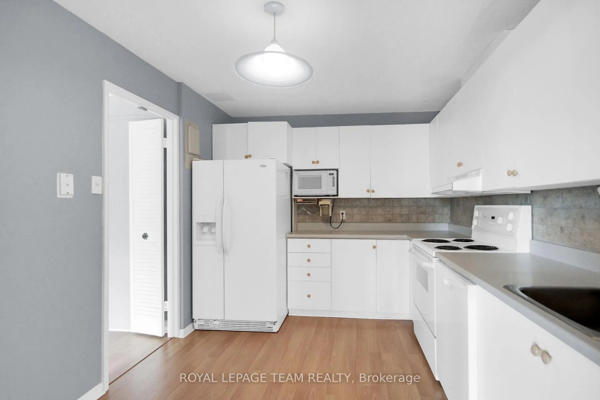 Photo 11 of Unit 912, 1485 Baseline Road, Ottawa, Copeland Park — HOMEH