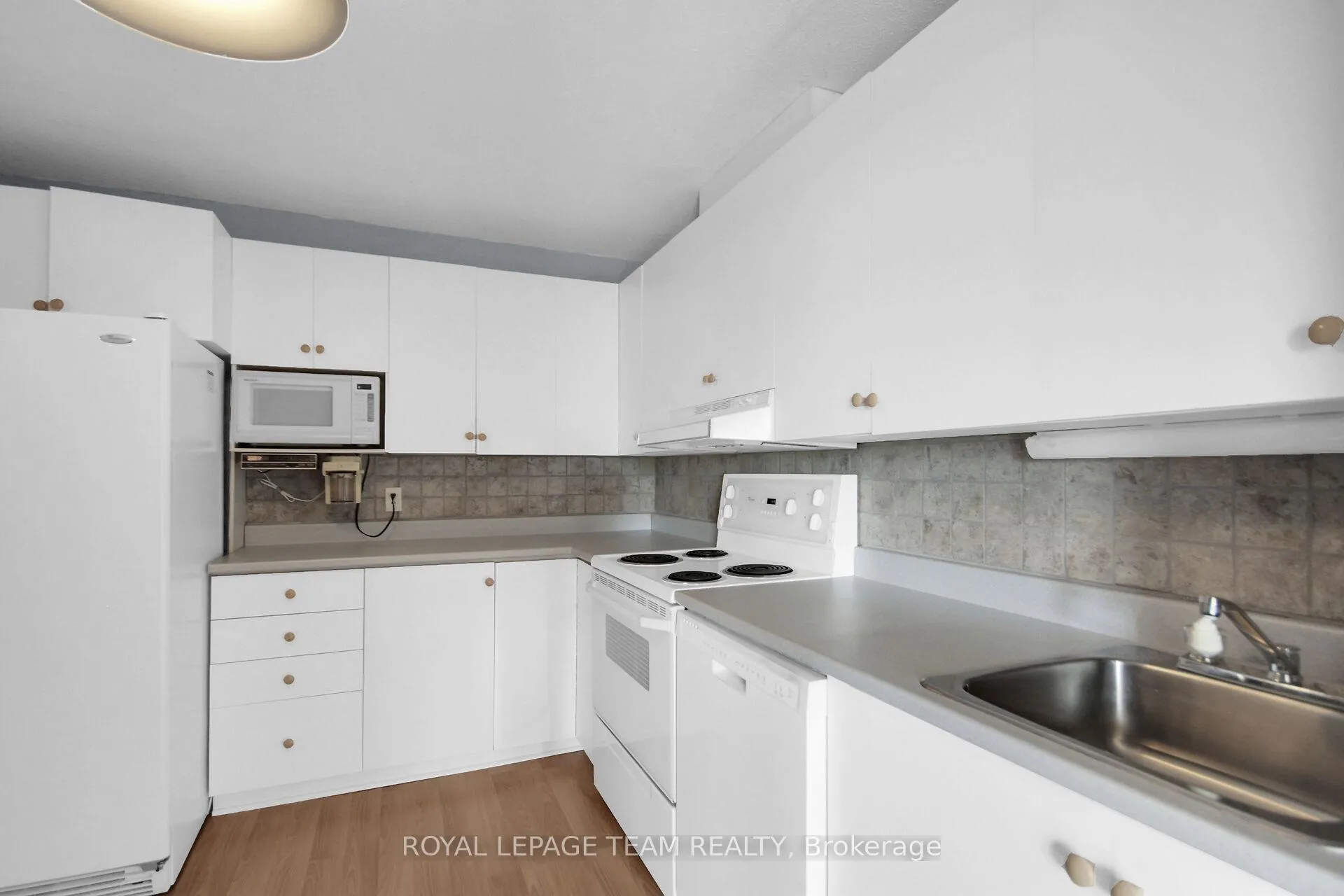 Photo 14 of Unit 912, 1485 Baseline Road, Ottawa, Copeland Park — HOMEH