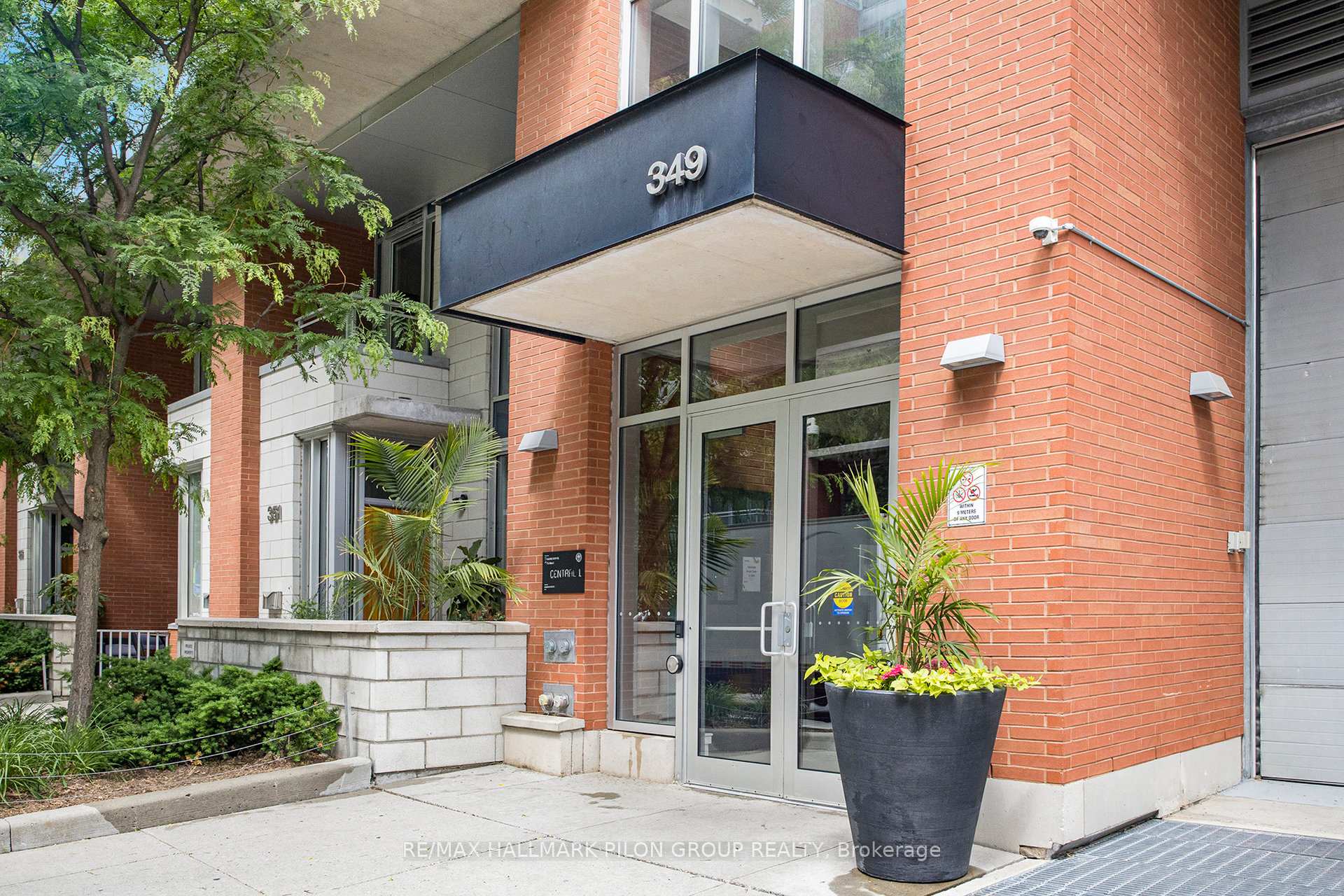 Photo 2 of Unit 527, 349 Mcleod Street, Ottawa, Ottawa Centre — HOMEH
