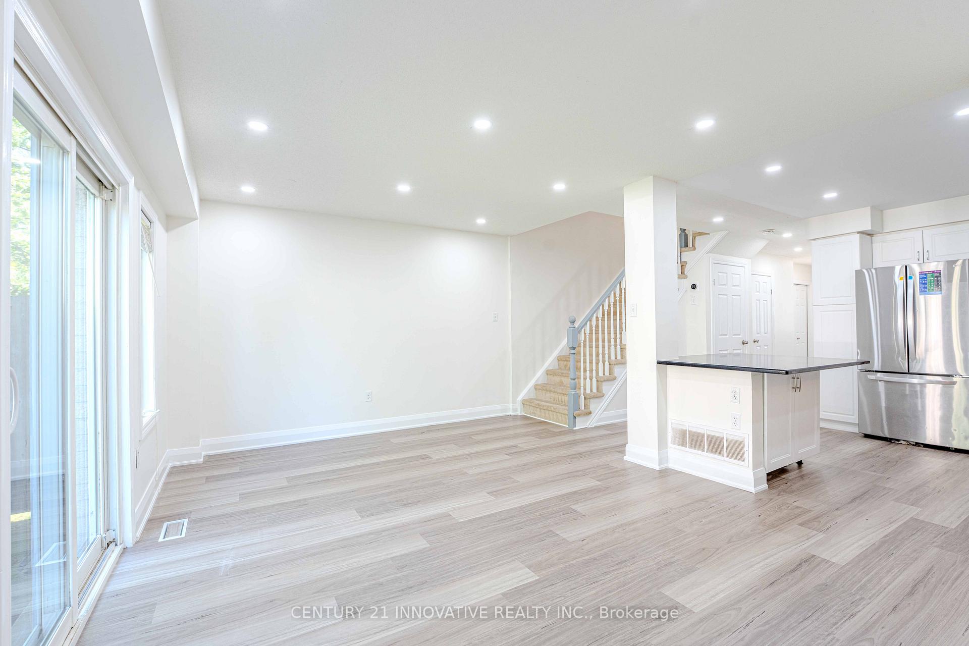 Photo 2 of 34 Revell Drive, Guelph, Clairfields/Hanlon Business Park — HOMEH