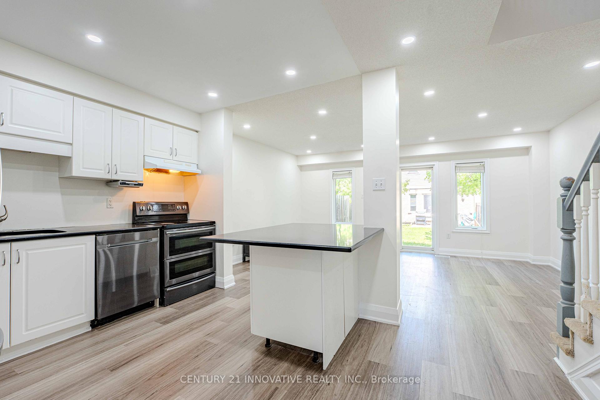 Photo 3 of 34 Revell Drive, Guelph, Clairfields/Hanlon Business Park — HOMEH