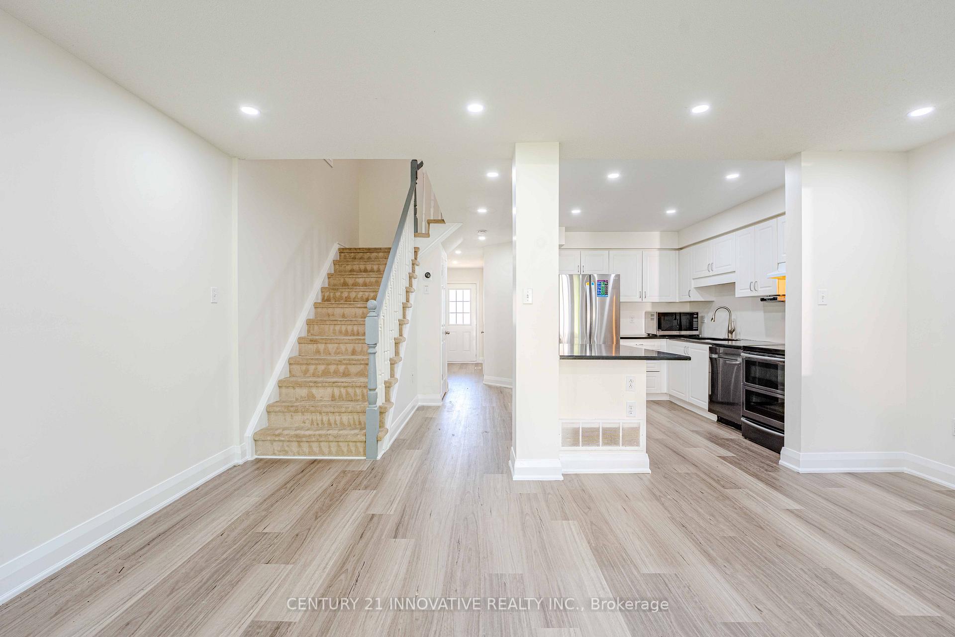 Photo 11 of 34 Revell Drive, Guelph, Clairfields/Hanlon Business Park — HOMEH