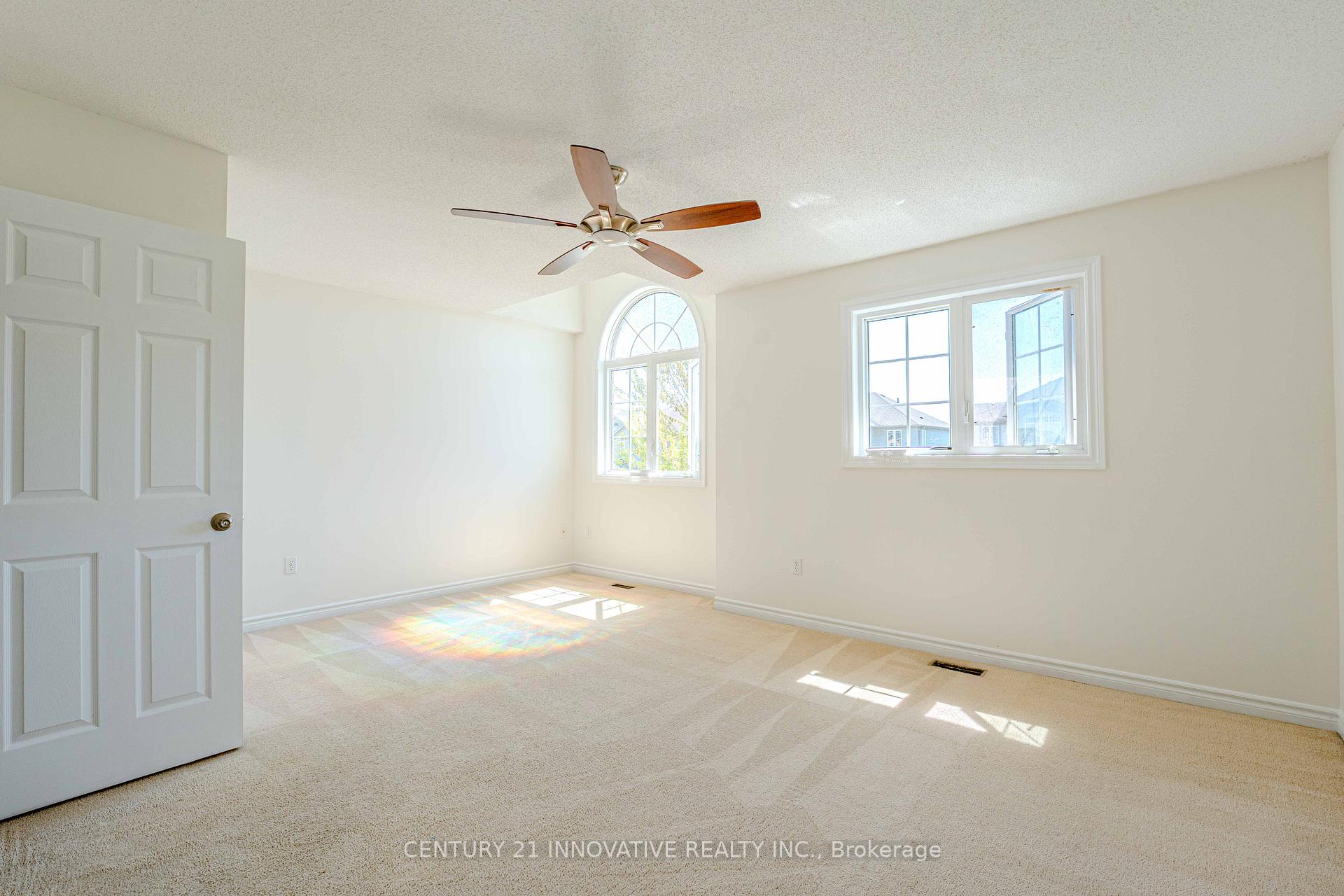 Photo 12 of 34 Revell Drive, Guelph, Clairfields/Hanlon Business Park — HOMEH