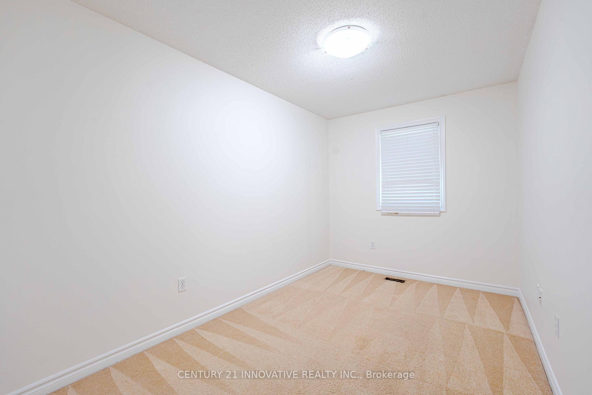Photo 19 of 34 Revell Drive, Guelph, Clairfields/Hanlon Business Park — HOMEH