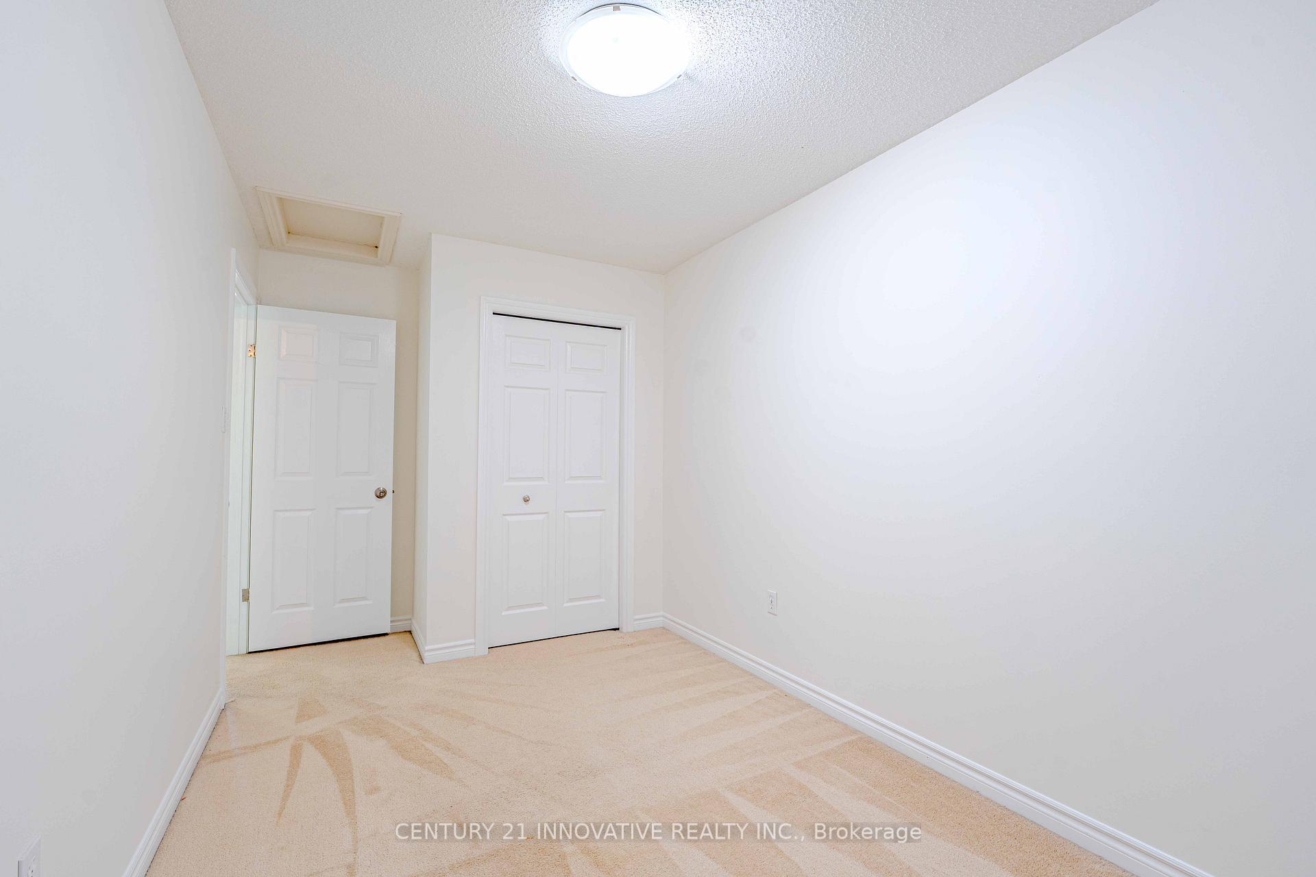 Photo 20 of 34 Revell Drive, Guelph, Clairfields/Hanlon Business Park — HOMEH