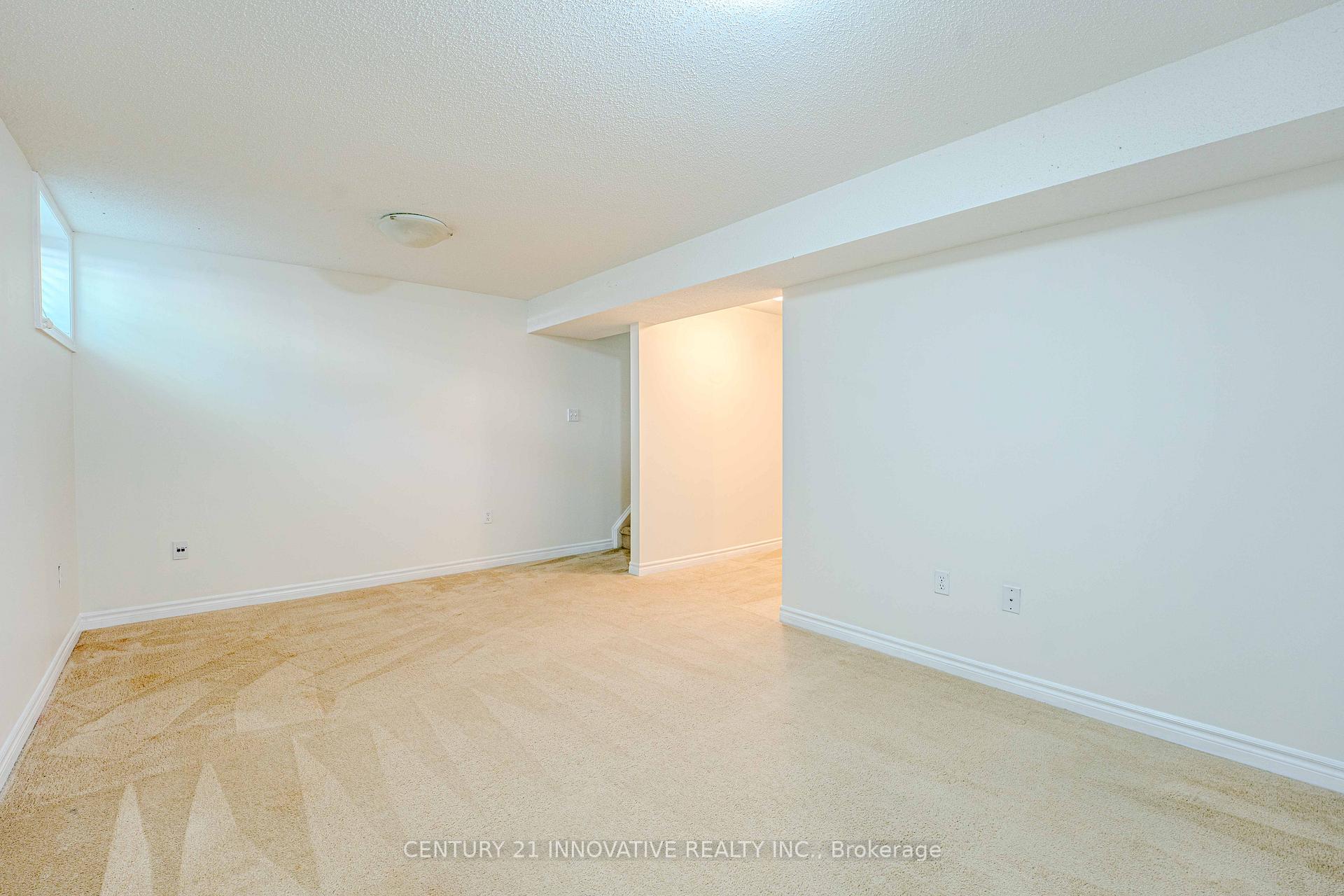 Photo 25 of 34 Revell Drive, Guelph, Clairfields/Hanlon Business Park — HOMEH