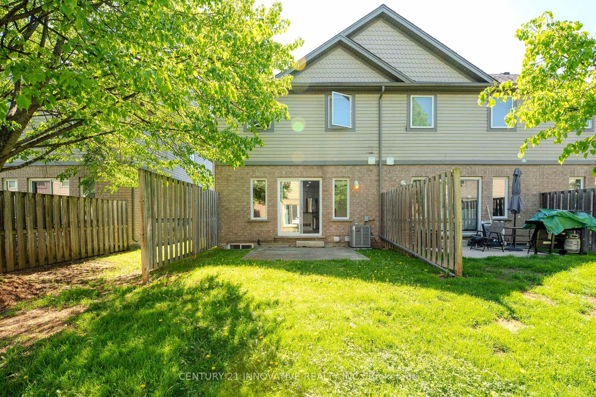Photo 30 of 34 Revell Drive, Guelph, Clairfields/Hanlon Business Park — HOMEH