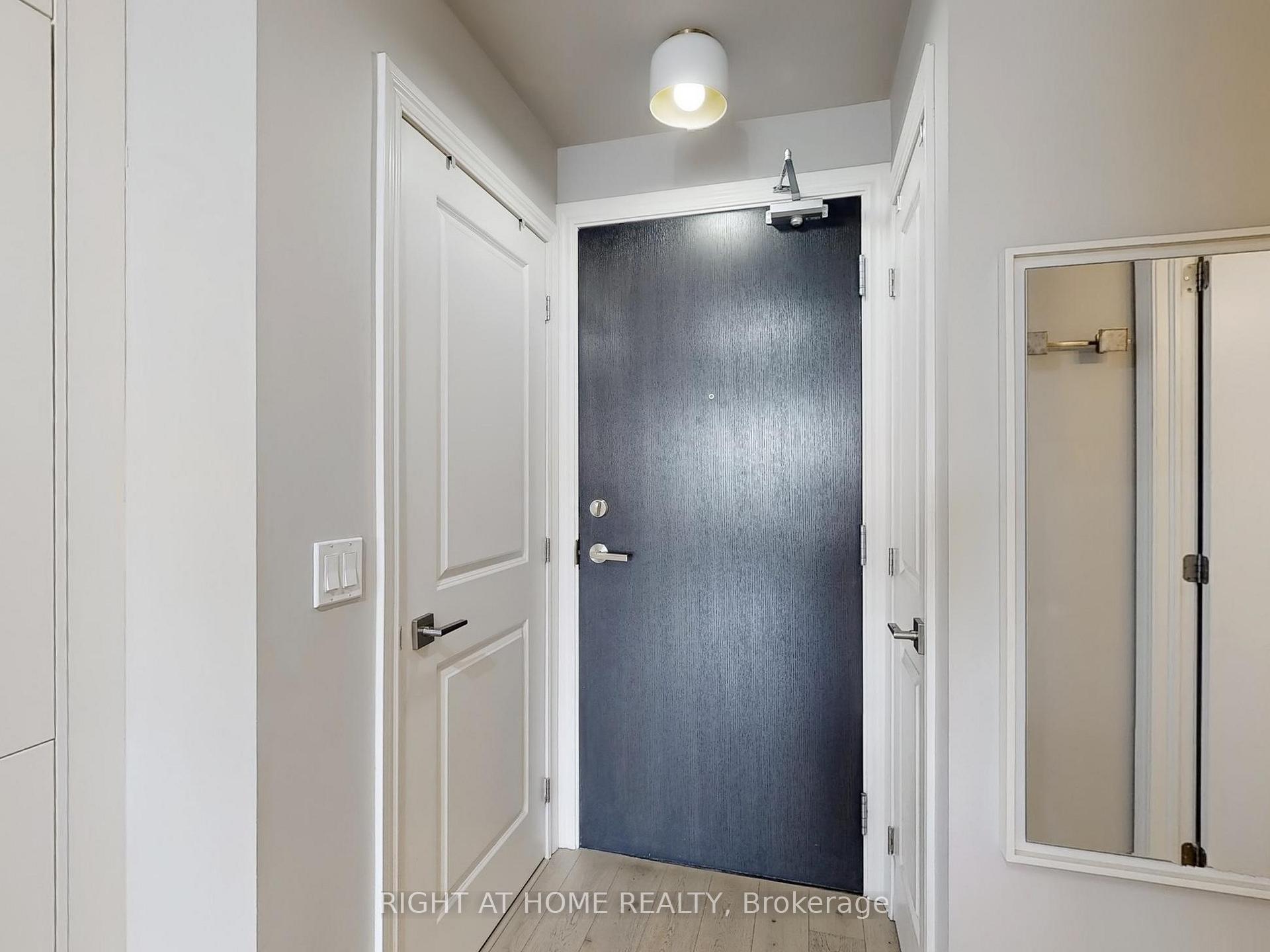 Photo 6 of Unit 418, 23 Glebe Road W, Toronto, Yonge-Eglinton — HOMEH