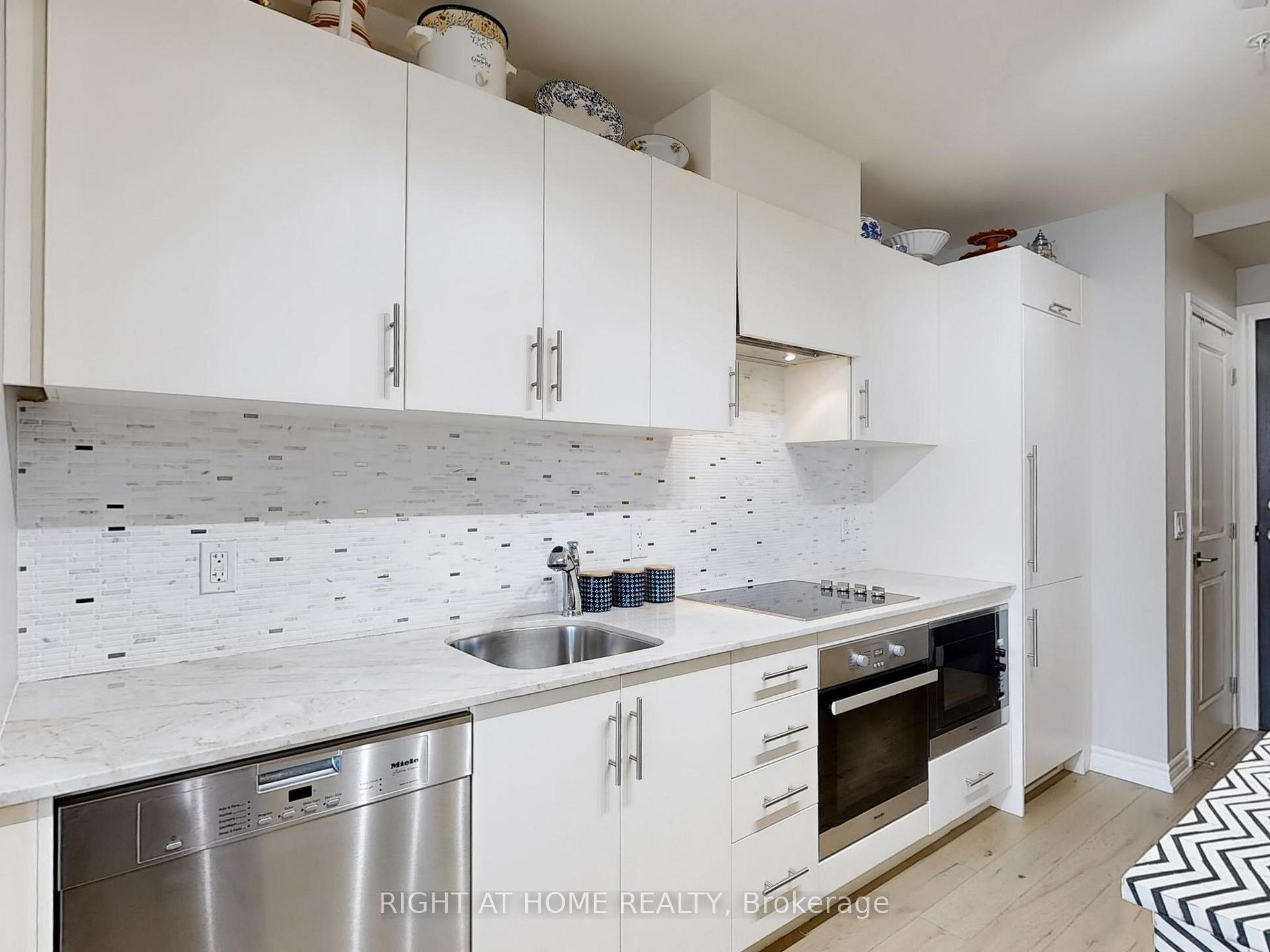 Photo 10 of Unit 418, 23 Glebe Road W, Toronto, Yonge-Eglinton — HOMEH
