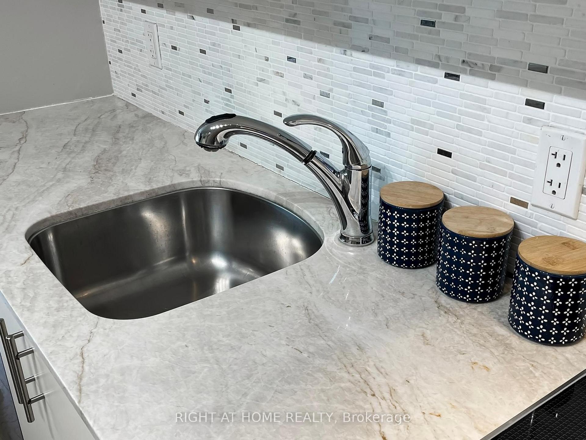 Photo 17 of Unit 418, 23 Glebe Road W, Toronto, Yonge-Eglinton — HOMEH
