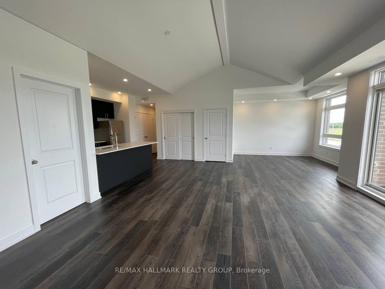 Photo 4 of Unit K, 320 Tulum Crescent, Ottawa, Kanata - Emerald Meadows/Trailwest — HOMEH