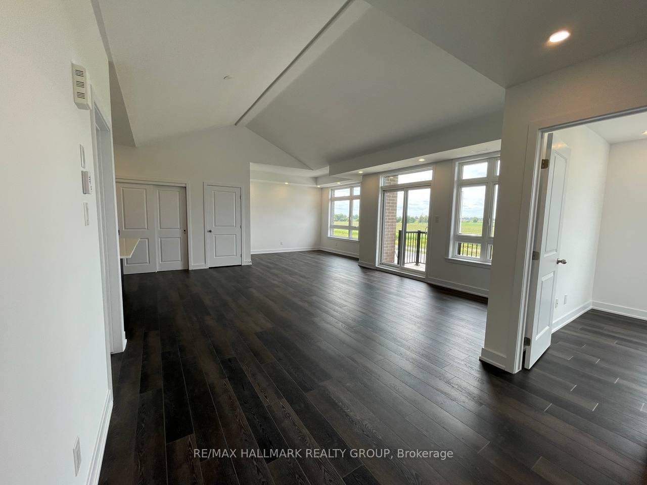 Photo 11 of Unit K, 320 Tulum Crescent, Ottawa, Kanata - Emerald Meadows/Trailwest — HOMEH
