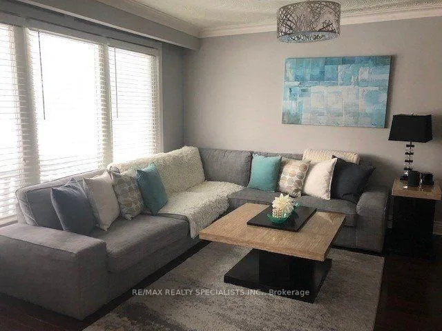 Photo 9 of 240 Weighton Drive, Oakville, West — HOMEH