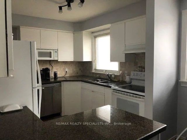 Photo 13 of 240 Weighton Drive, Oakville, West — HOMEH