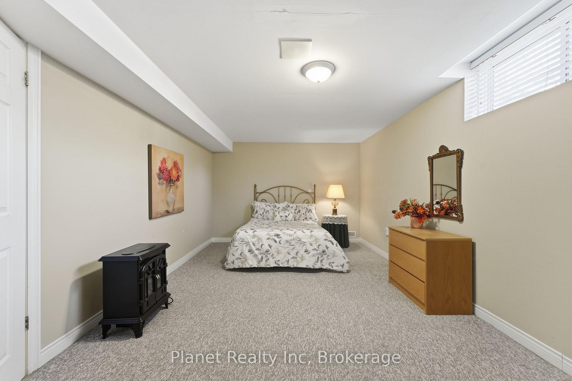 Photo 23 of 2 Sprucehaven Court, Guelph, Village By The Arboretum — HOMEH