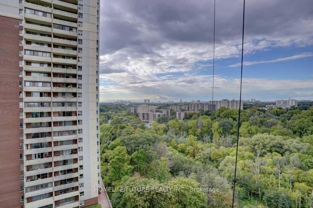 Photo 17 of Unit 1406, 3 Massey Square, Toronto, Crescent Town — HOMEH