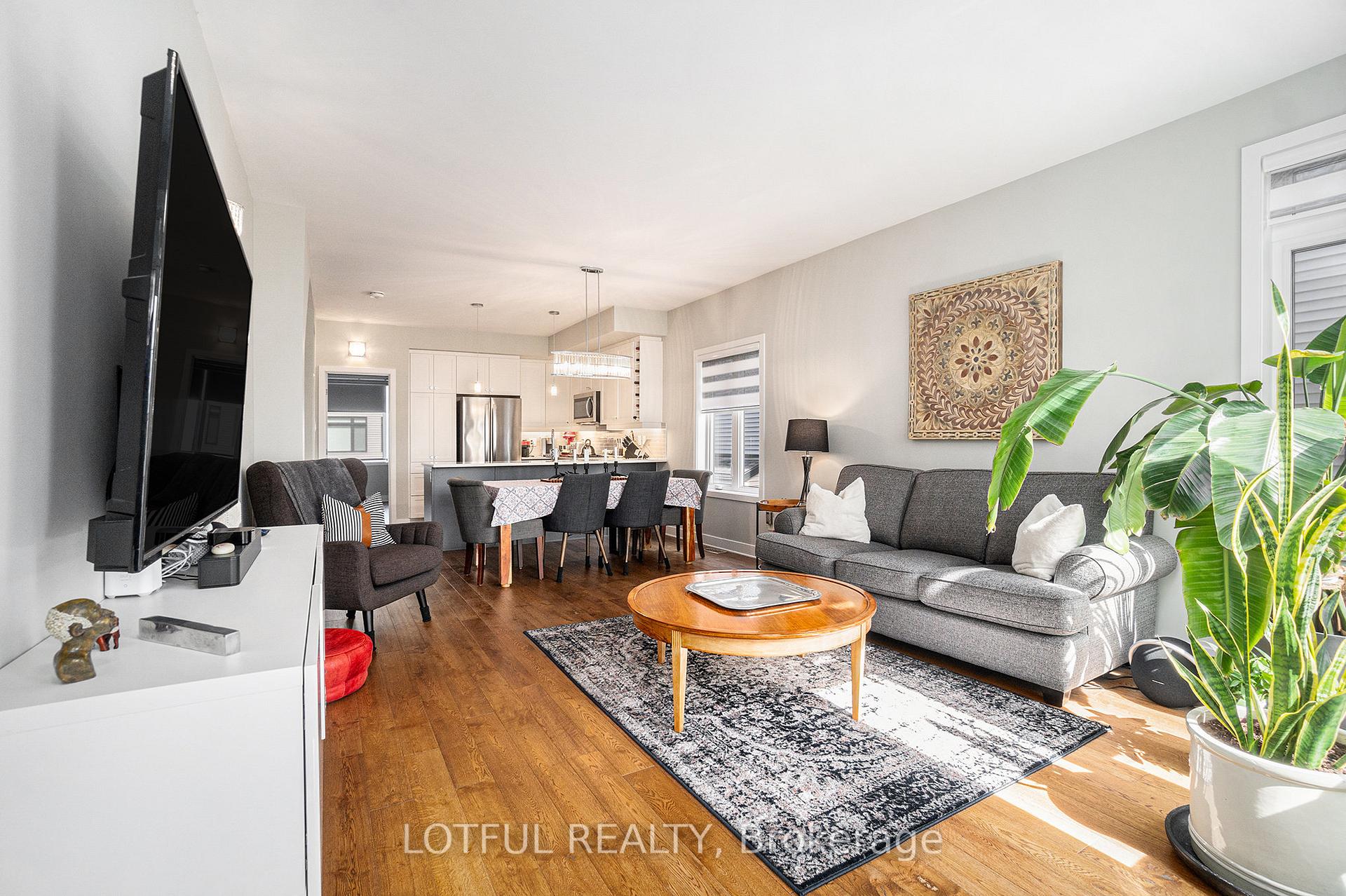 Photo 4 of Unit 34, 534 Crescendo Private, Ottawa, Riverside South/Gloucester Glen — HOMEH