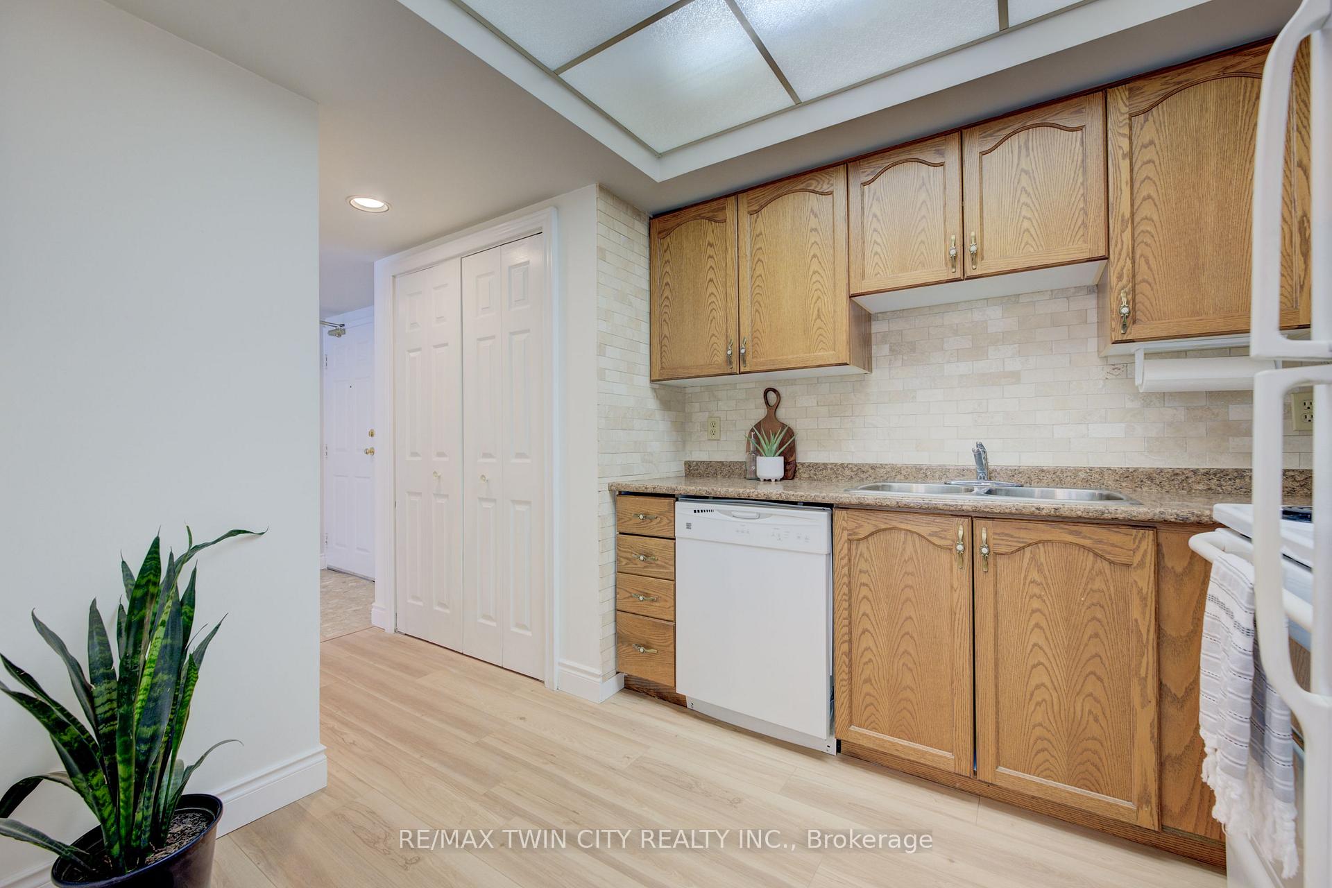 Photo 5 of Unit 108, 3267 King Street E, Kitchener — HOMEH
