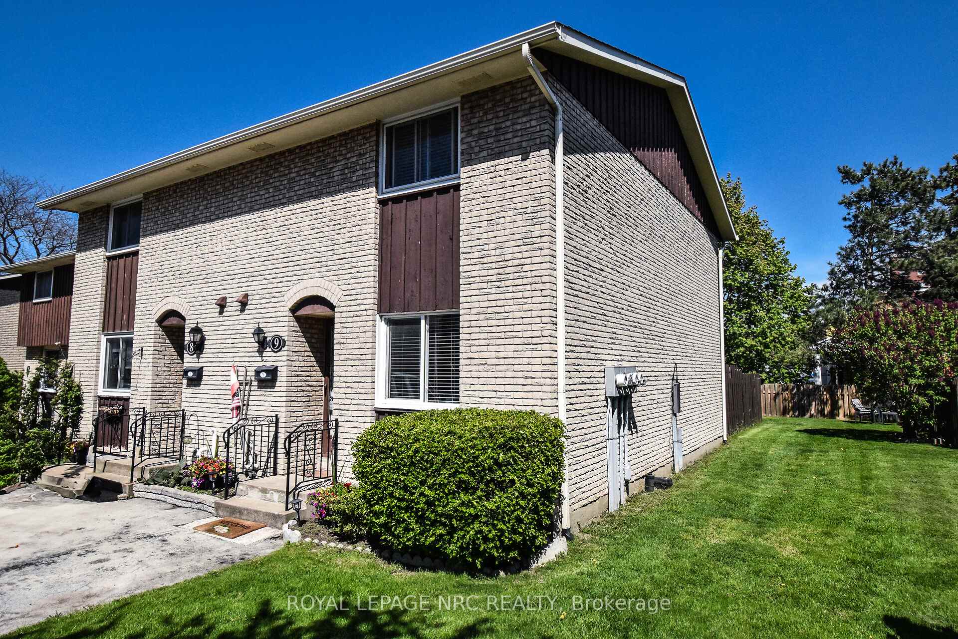 Photo 1 of Unit 9, 50 Lakeshore Road, St. Catharines, Lakeport — HOMEH