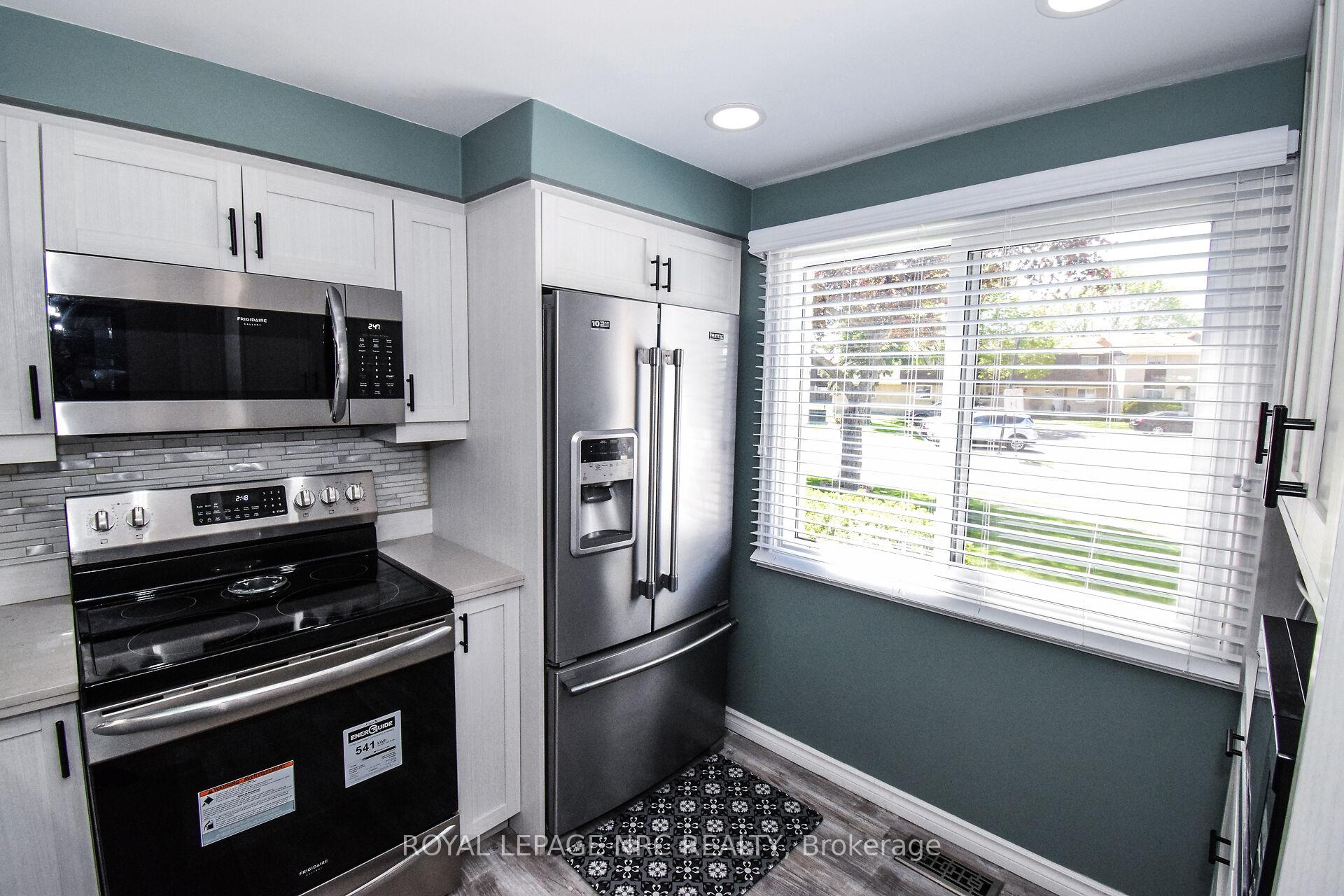 Photo 6 of Unit 9, 50 Lakeshore Road, St. Catharines, Lakeport — HOMEH