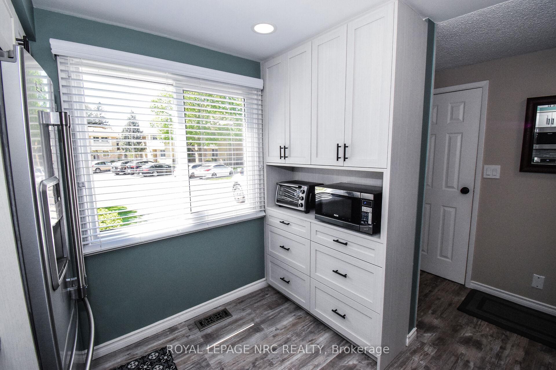 Photo 9 of Unit 9, 50 Lakeshore Road, St. Catharines, Lakeport — HOMEH
