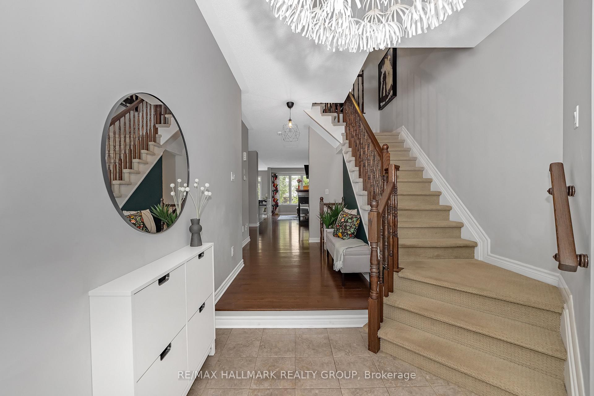 Photo 2 of 771 Hazelnut Crescent, Ottawa, Blossom Park/Kemp Park/Findlay Creek — HOMEH