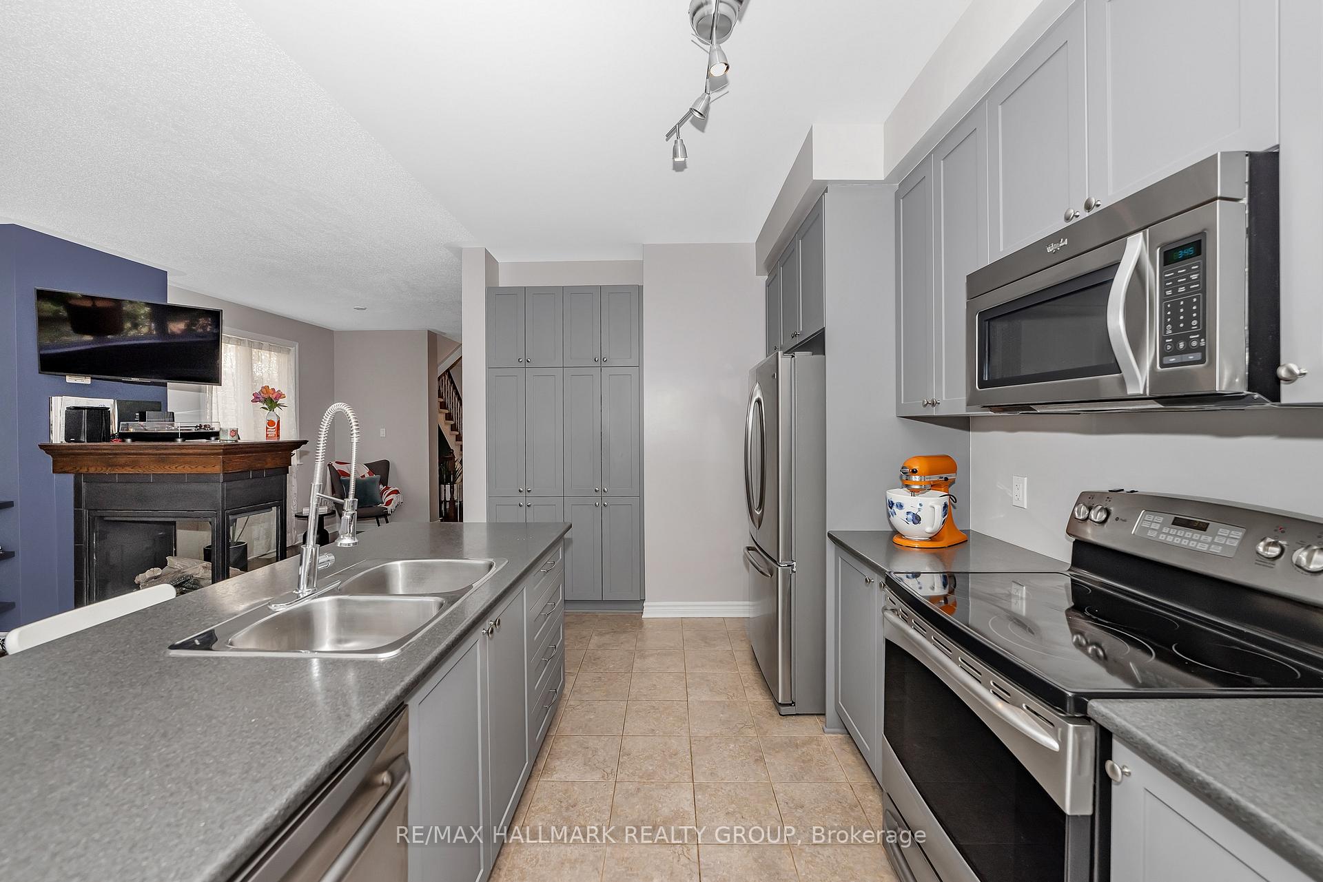 Photo 6 of 771 Hazelnut Crescent, Ottawa, Blossom Park/Kemp Park/Findlay Creek — HOMEH