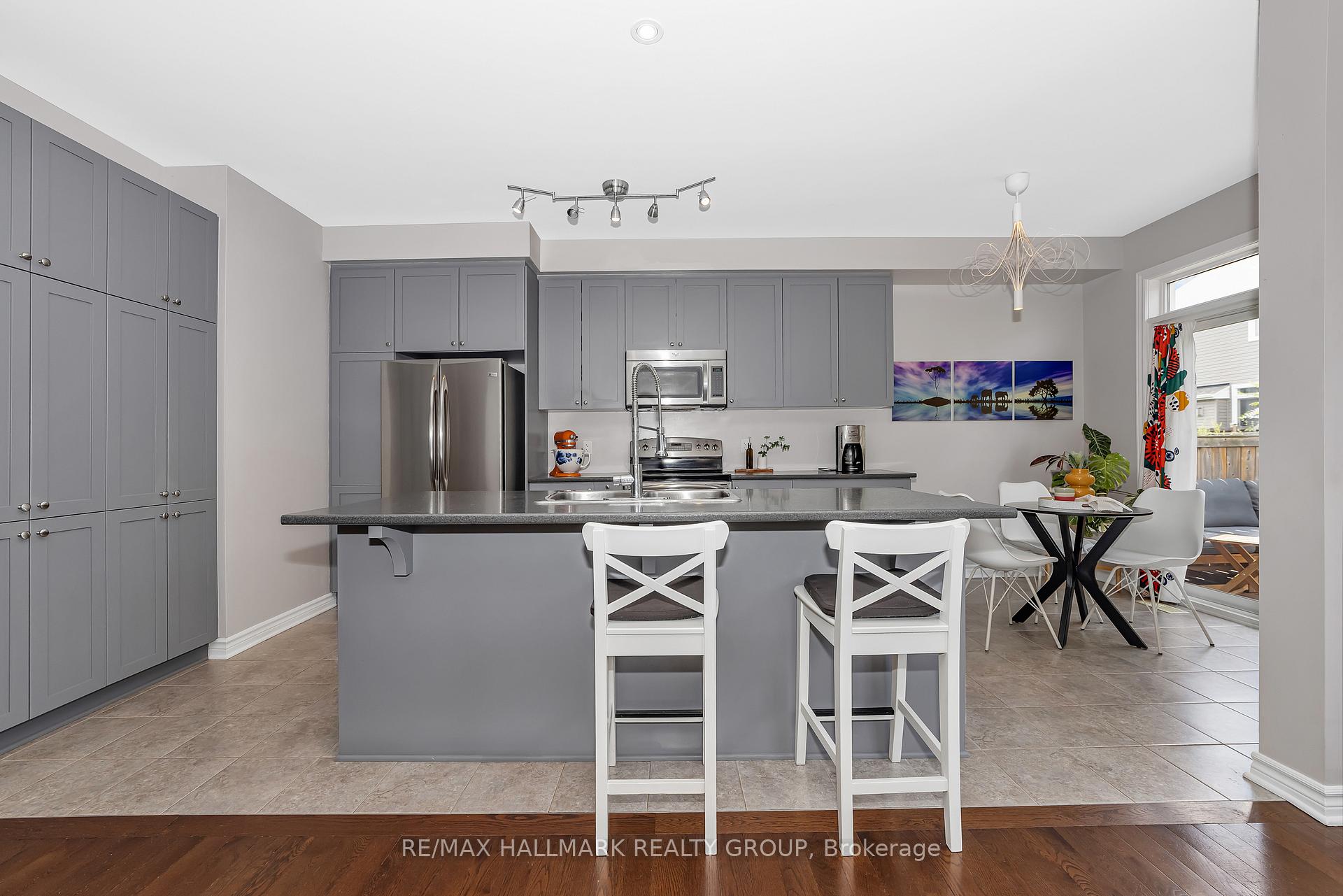 Photo 5 of 771 Hazelnut Crescent, Ottawa, Blossom Park/Kemp Park/Findlay Creek — HOMEH