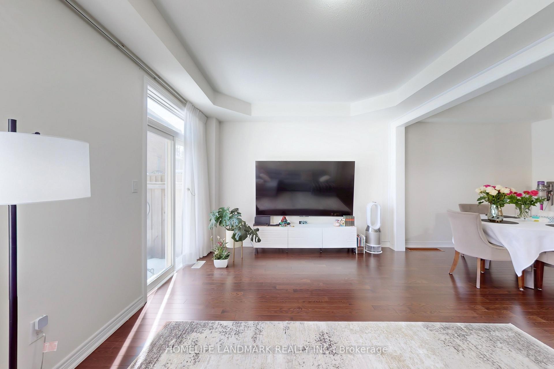 Photo 5 of 390 Chouinard Way, Aurora, Rural Aurora — HOMEH