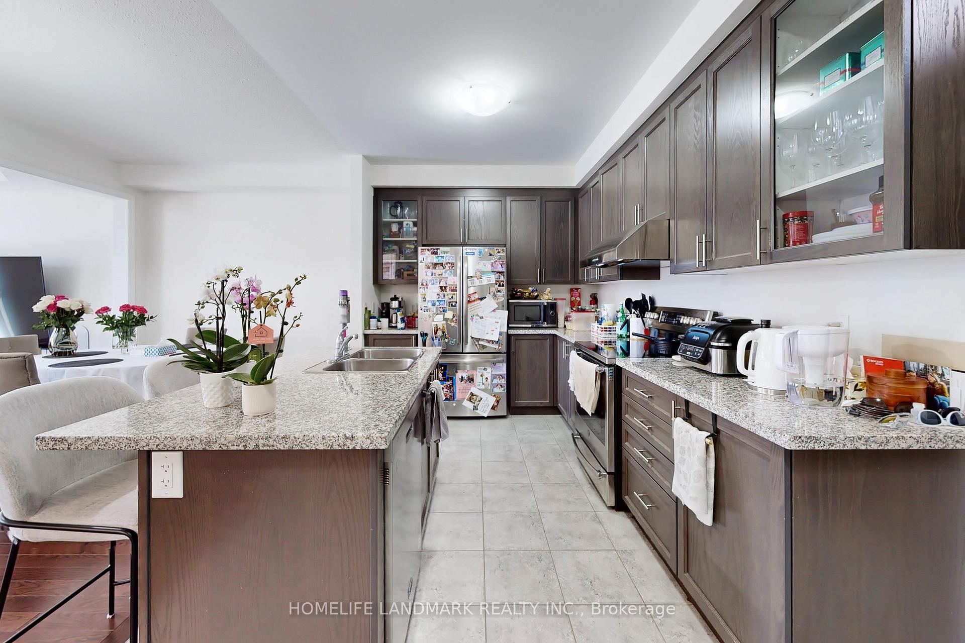 Photo 10 of 390 Chouinard Way, Aurora, Rural Aurora — HOMEH